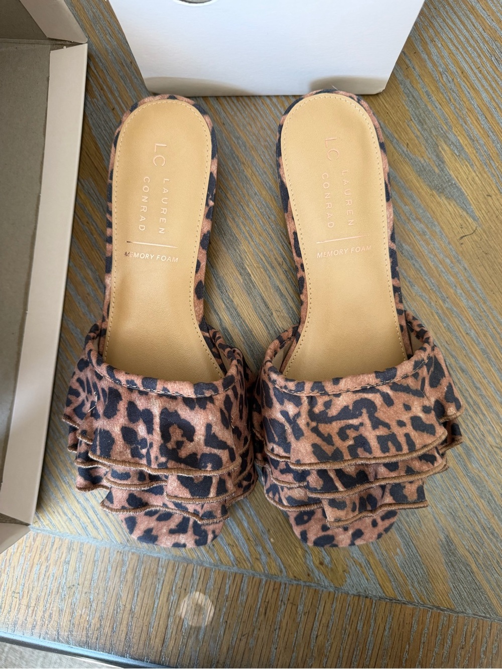 LC Lauren Conrad Natasha Leopard Ruffle Slide Sandals Size 9